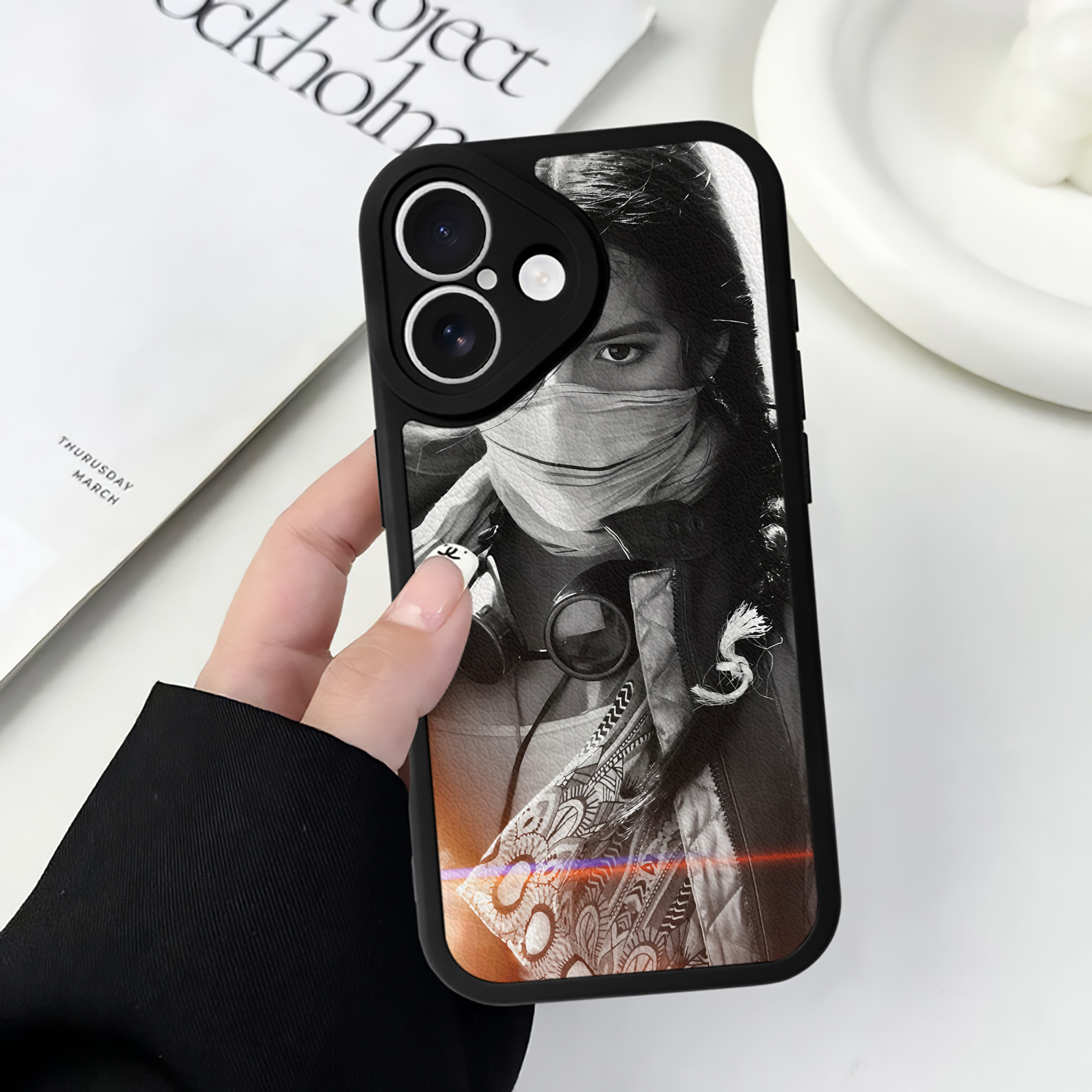 （画像用） Transformers トランスフォーマー 【iPhone 16シリーズ対応】シリコンスマホケース（レザー調） 材質：シリコン